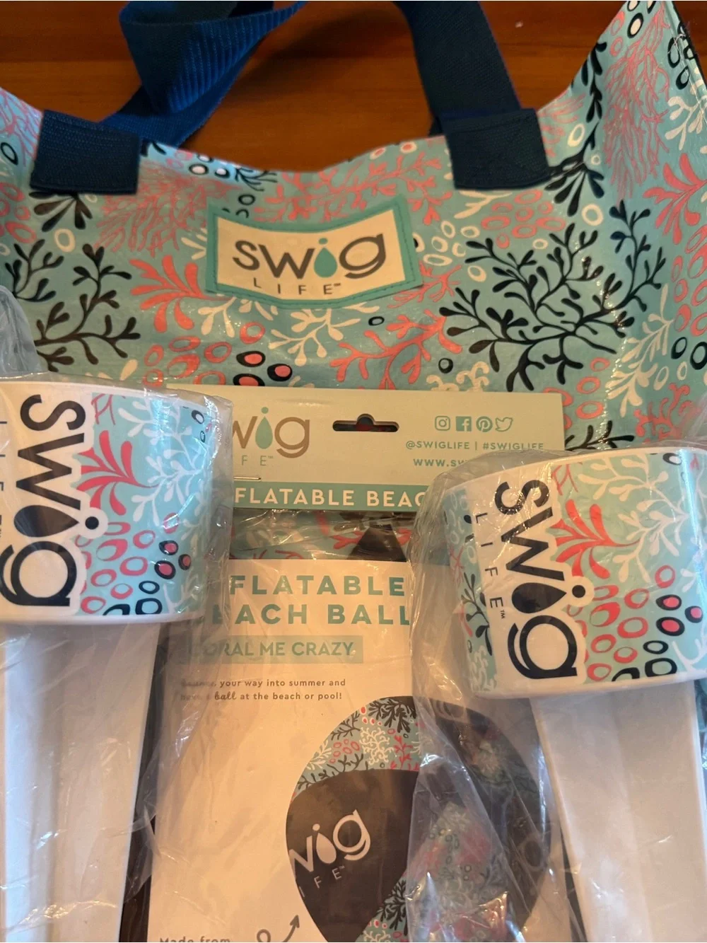Swig Coral Me Crazy Vinyl Tote Beach Ball And 2 Sand Cup Holders